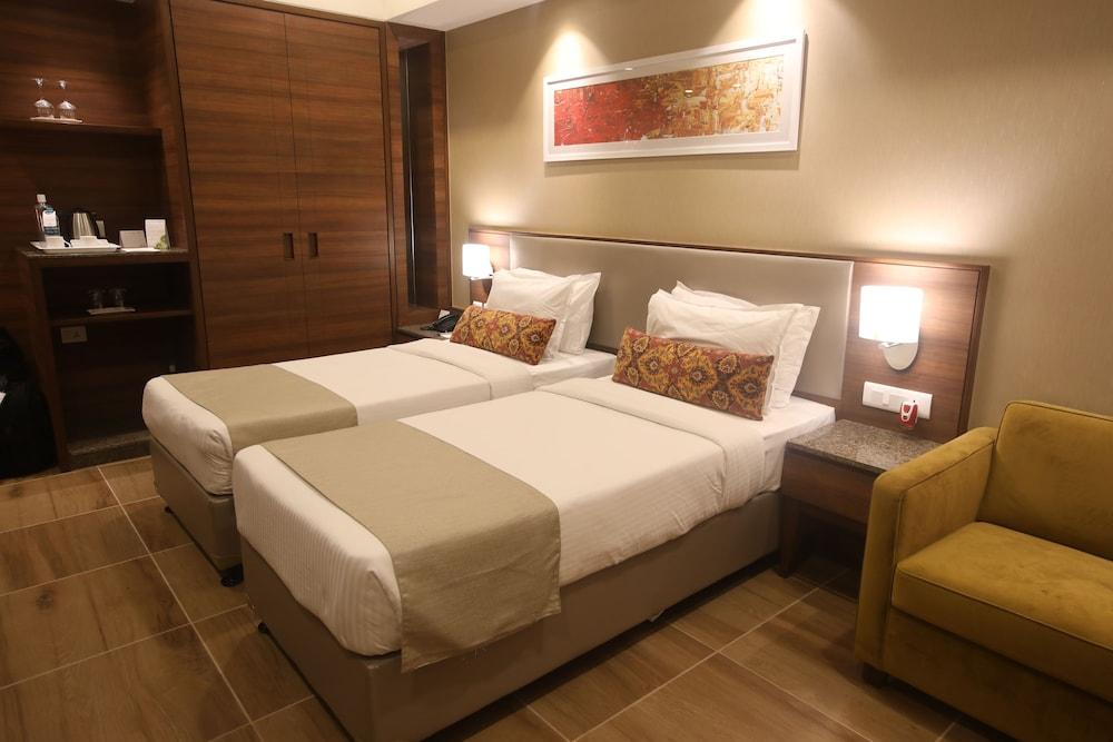 Gcc Hotel And Club Mira-Bhayandar Экстерьер фото