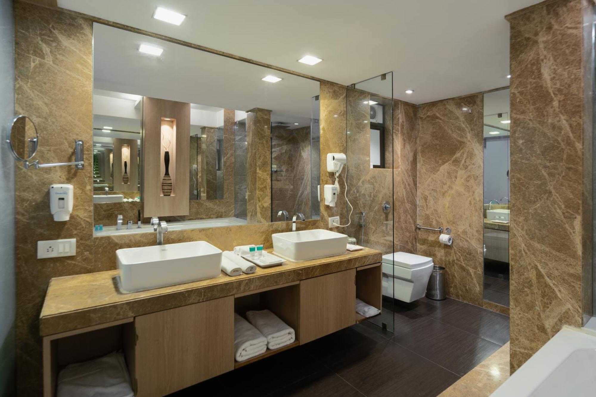 Gcc Hotel And Club Mira-Bhayandar Экстерьер фото